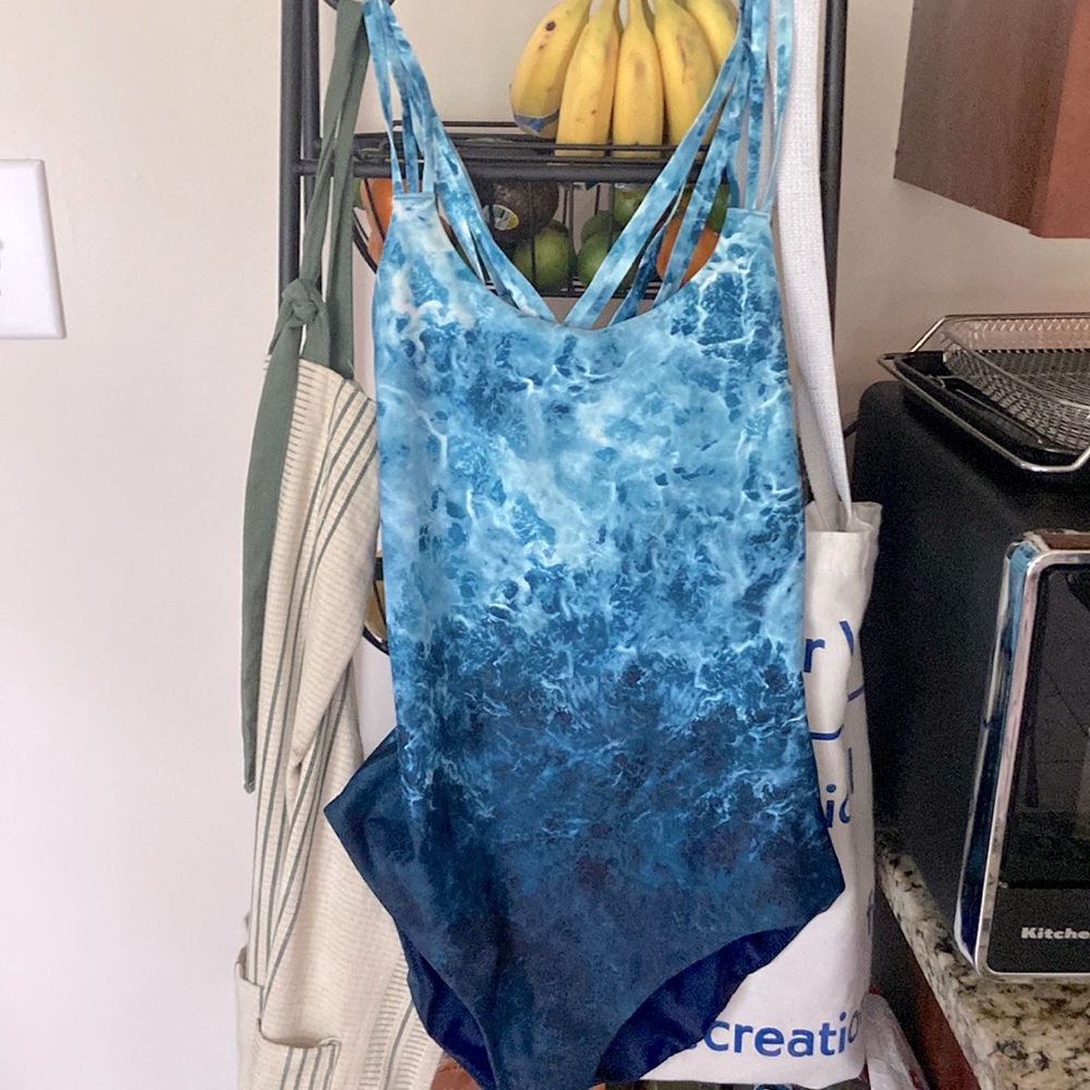 lululemon 1 piece bathing suit
